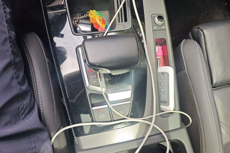 Used Audi Q5L 2022 45T Luxury Dynamic Model Gear Lever