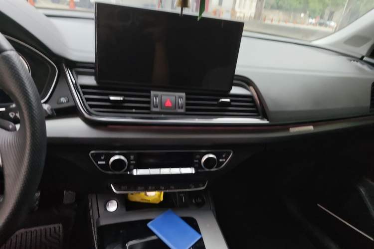 Used Audi Q5L 2022 Updated 45T Luxury Dynamic Version Audio And AC Panel