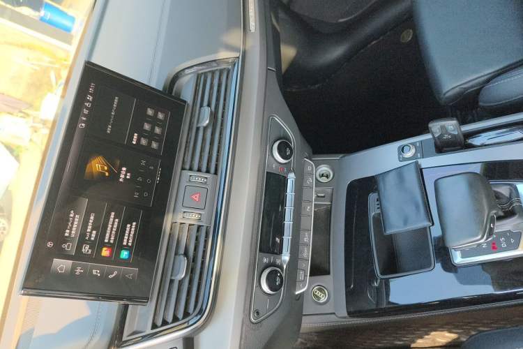 Used Audi Q5L 2022 40T Fashionable and Dynamic Model Audio And AC Panel