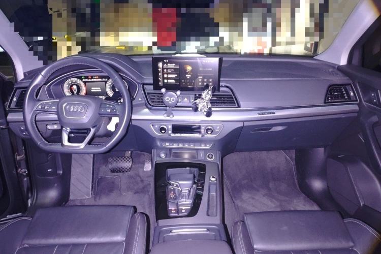Used Audi Q5L 2022 Updated 40T Luxury Dynamic Edition Center Console