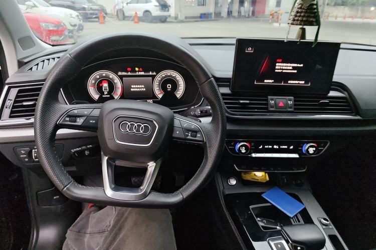 Used Audi Q5L 2022 Updated 45T Luxury Dynamic Version Center Console