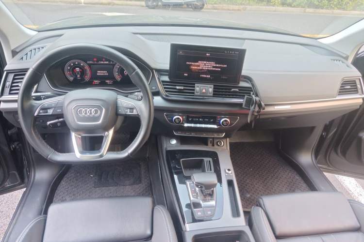 Used Audi Q5L 2022 40T Fashionable and Dynamic Model Center Console