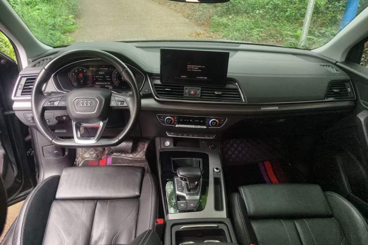 Used Audi Q5L 2022 40T Luxury Dynamic Model Center Console
