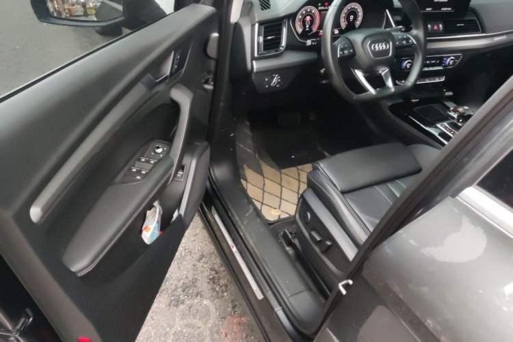 Used Audi Q5L 2022 40T Fashionable and Dynamic Model Driver Seat