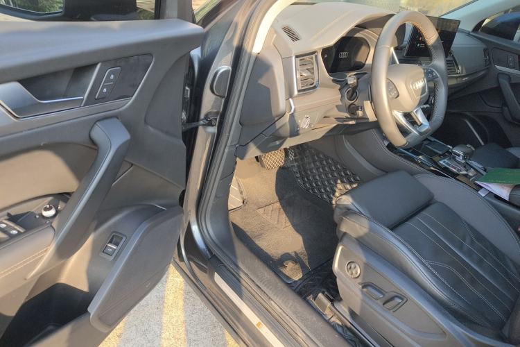 Used Audi Q5L 2022 40T Fashionable and Dynamic Model Driver Seat