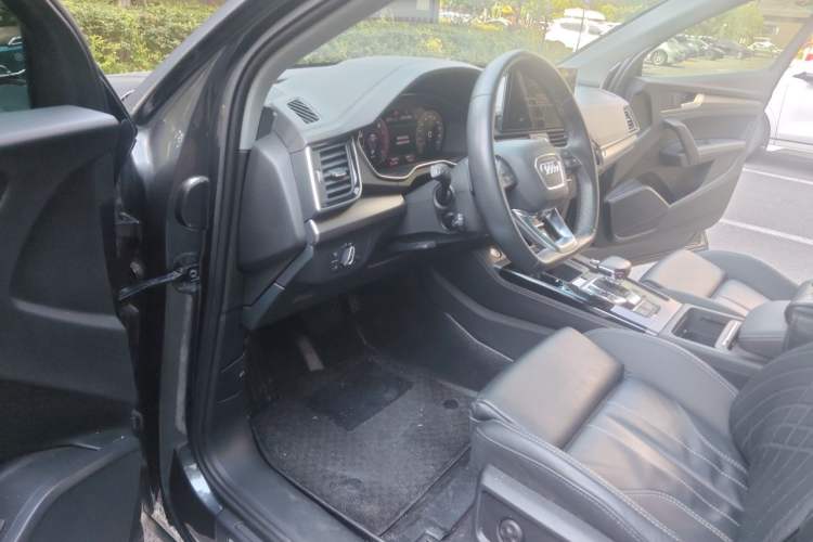 Used Audi Q5L 2022 40T Fashionable and Dynamic Model Driver Seat