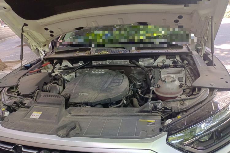 Used Audi Q5L 2022 40T RS Package Performance Model Engine Bay