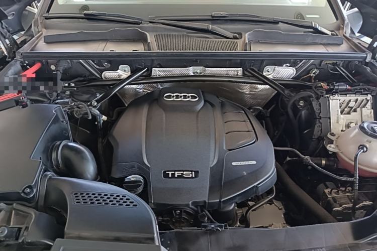 Used Audi Q5L 2022 Updated 45T Luxury Dynamic Version Engine Bay