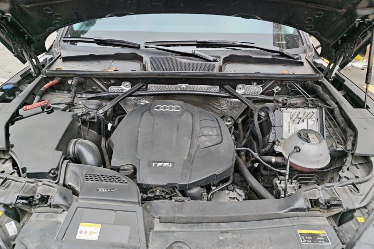 Used Audi Q5L 2022 Updated 45T Luxury Dynamic Version Engine Bay