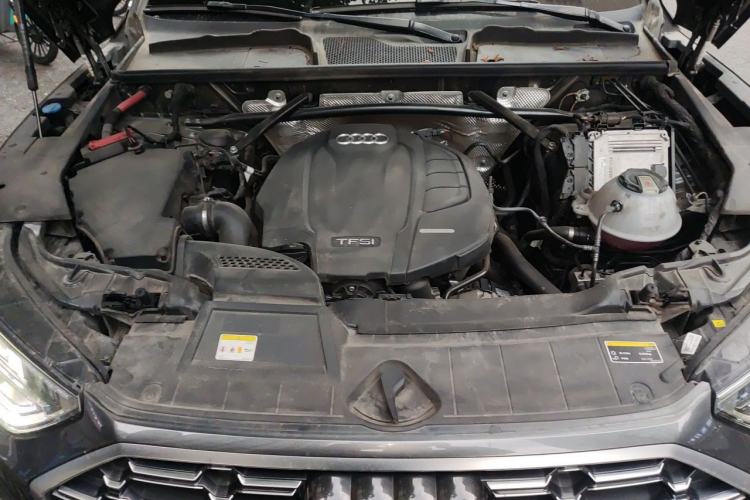 Used Audi Q5L 2022 40T Fashionable and Dynamic Model Engine Bay