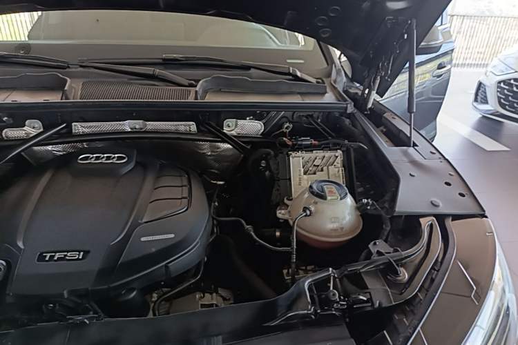 Used Audi Q5L 2022 Updated 45T Luxury Dynamic Version Engine Bay Left