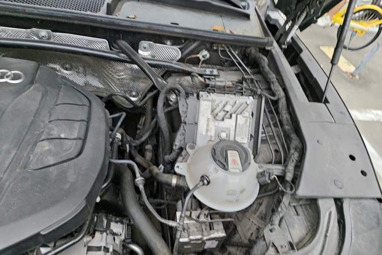 Used Audi Q5L 2022 Updated 45T Luxury Dynamic Version Engine Bay Left