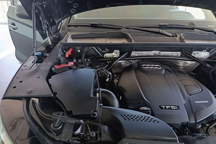 Used Audi Q5L 2022 Updated 45T Luxury Dynamic Version Engine Bay Right