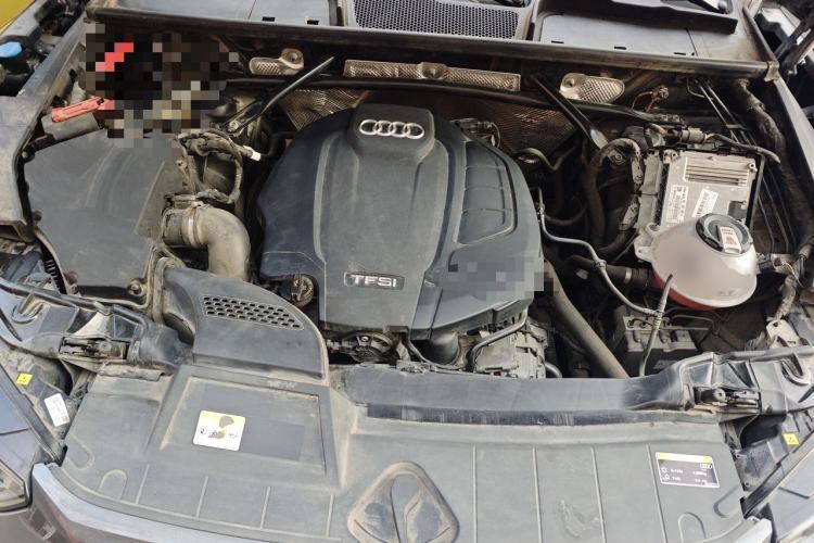 Used Audi Q5L 2022 40T Luxury Dynamic Model Engine Bay