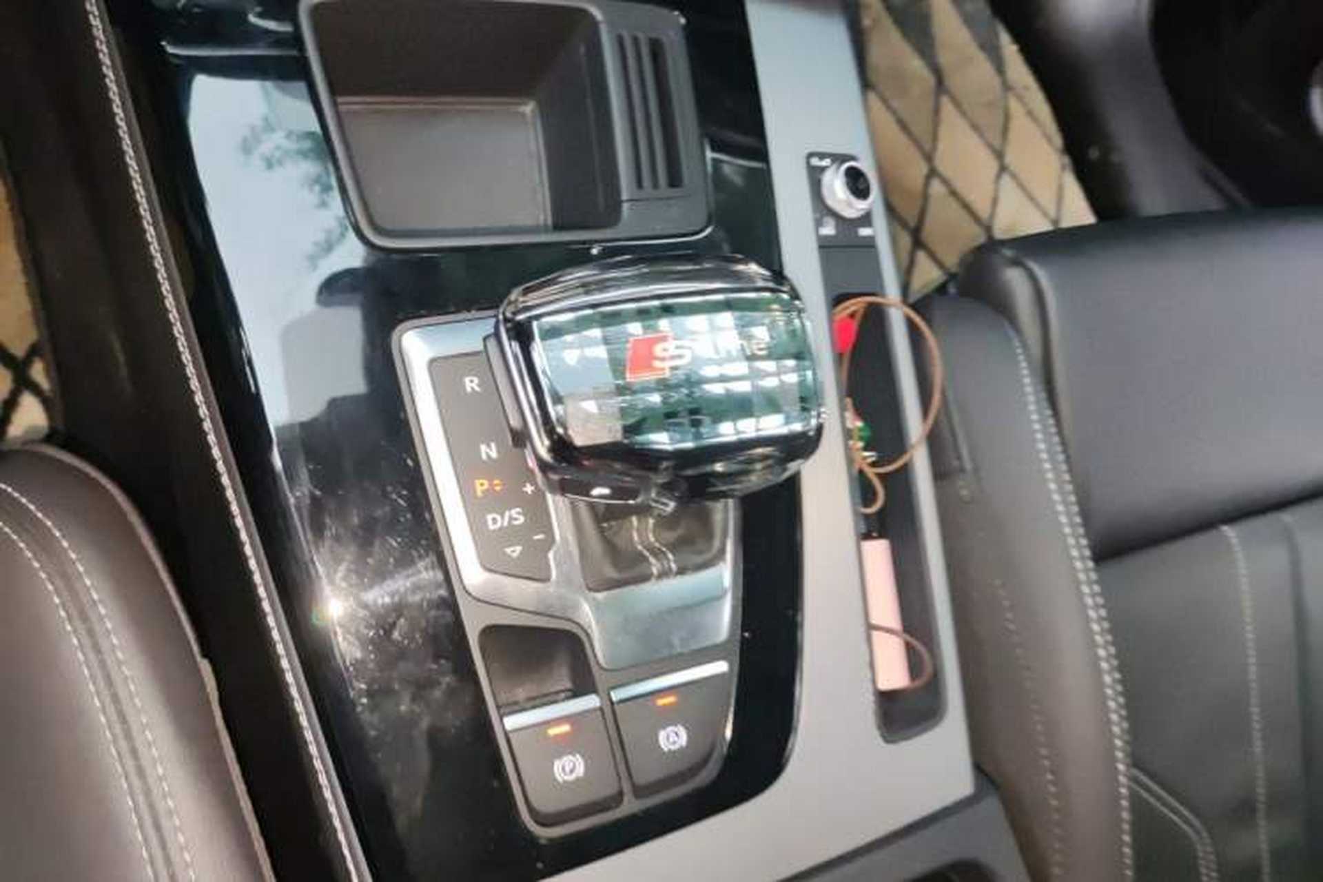 Used Audi Q5L 2022 40T Fashionable and Dynamic Model Gear Lever