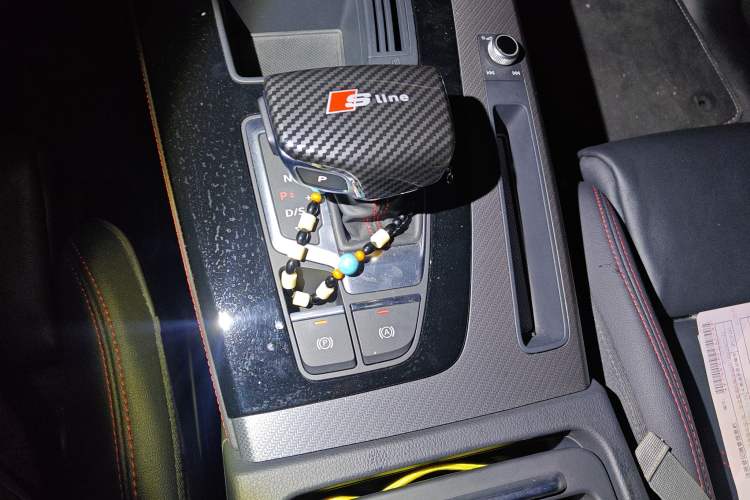 Used Audi Q5L 2022 40T RS Package Performance Model Gear Lever
