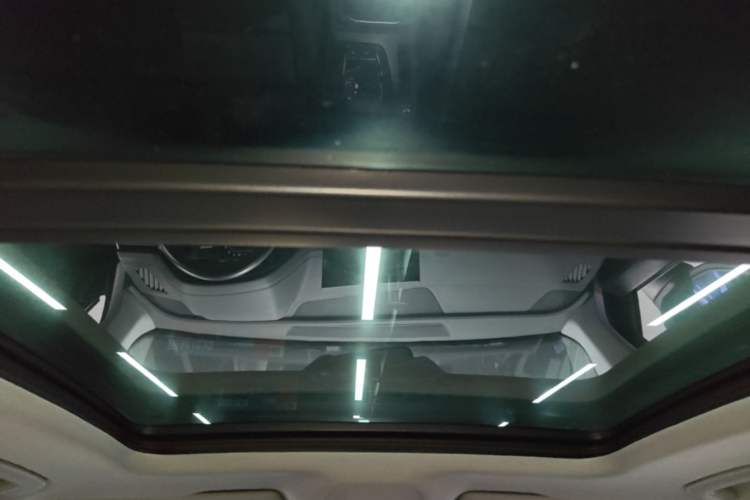 Used Audi Q5L 2022 40T Luxury Dynamic Model Headliner