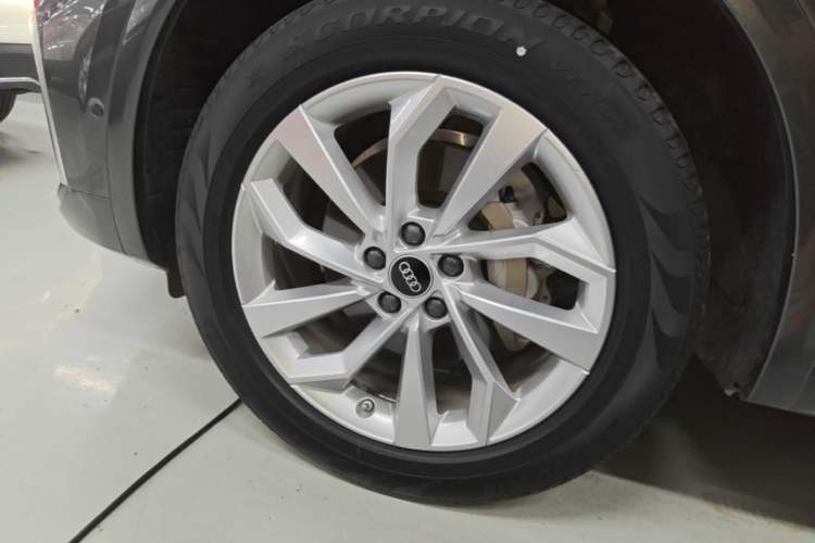 Used Audi Q5L 2022 40T Luxury Dynamic Model Left Front Wheel Hub