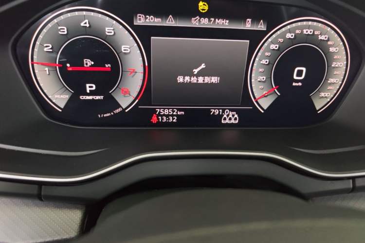 Used Audi Q5L 2022 Updated 45T Luxury Dynamic Version Odometer Close Up