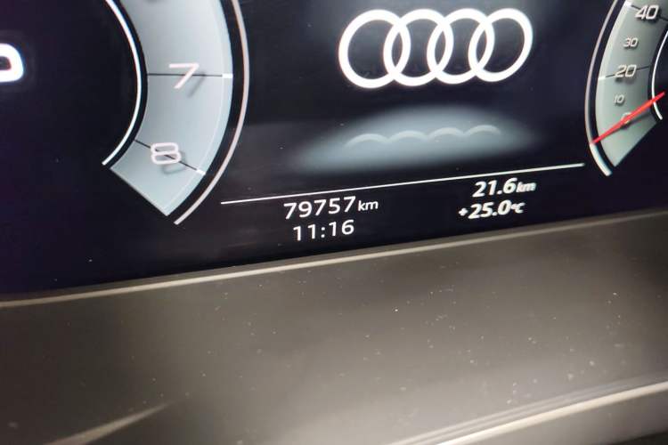 Used Audi Q5L 2022 45T Prestige Dynamic Edition Odometer Close Up