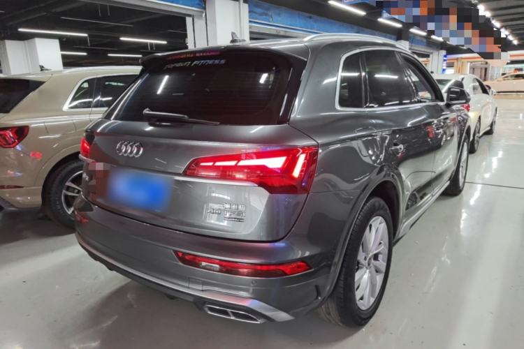 Used Audi Q5L 2022 40T Luxury Dynamic Model Rear Right 45 Deg