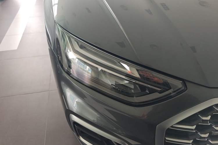 Used Audi Q5L 2022 Updated 45T Luxury Dynamic Version Right Front Headlight