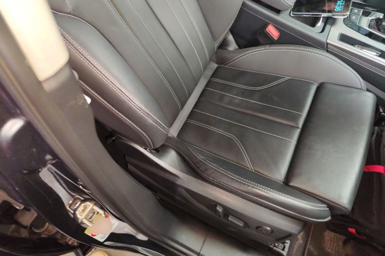 Used Audi Q5L 2022 40T Luxury Dynamic Model Right Front Seat