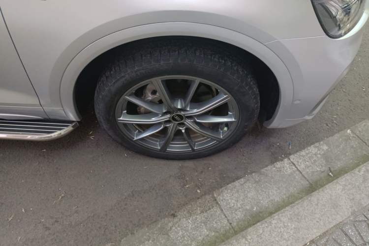 Used Audi Q5L 2022 40T RS Package Performance Model Right Front Wheel Hub