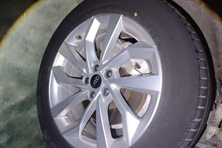 Used Audi Q5L 2022 Updated 40T Luxury Dynamic Edition Right Front Wheel Hub