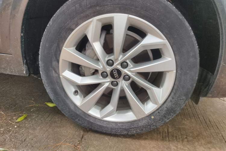 Used Audi Q5L 2022 40T Luxury Dynamic Model Right Front Wheel Hub