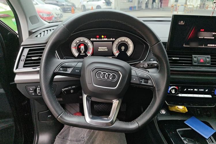 Used Audi Q5L 2022 Updated 45T Luxury Dynamic Version Steering Wheel
