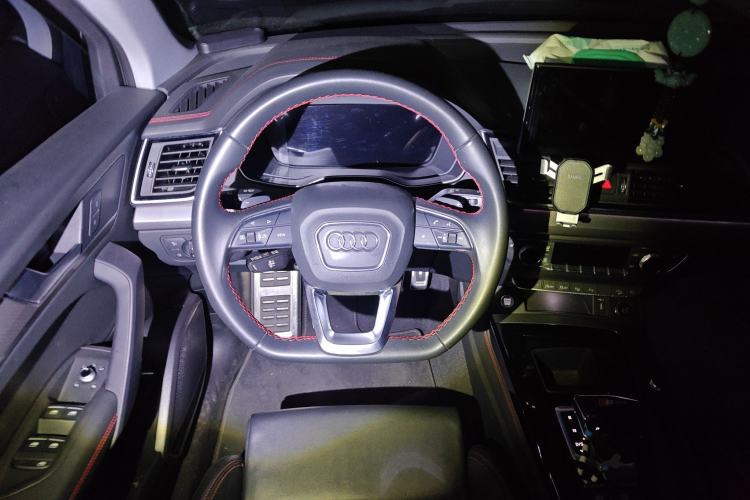 Used Audi Q5L 2022 40T RS Package Performance Model Steering Wheel