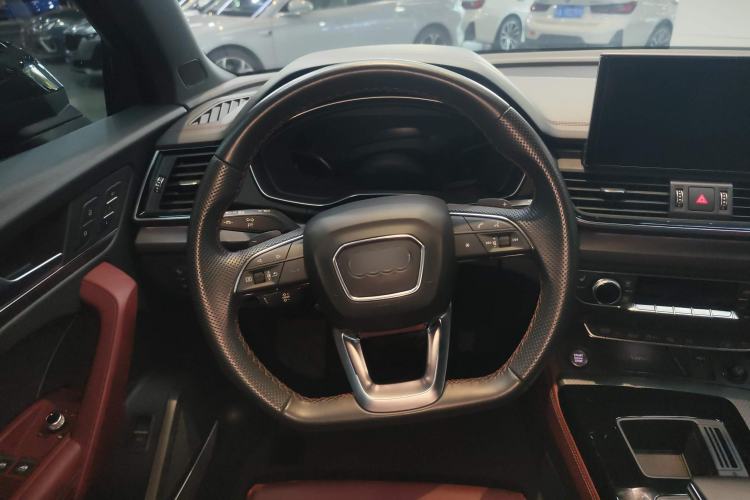 Used Audi Q5L 2022 45T Luxury Dynamic Model Steering Wheel