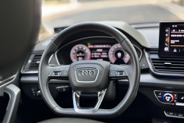 Used Audi Q5L 2022 45T Luxury Dynamic Model Steering Wheel