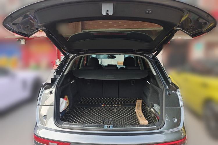 Used Audi Q5L 2022 40T Luxury Dynamic Model Trunk