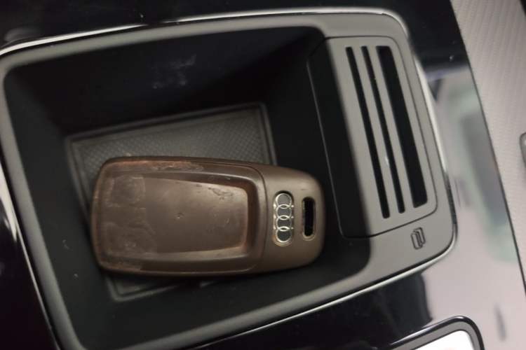 Used Audi Q5L 2022 Updated 45T Luxury Dynamic Version Vehicle Key