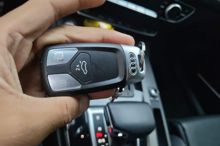 Used Audi Q5L 2022 Updated 45T Luxury Dynamic Version Vehicle Key