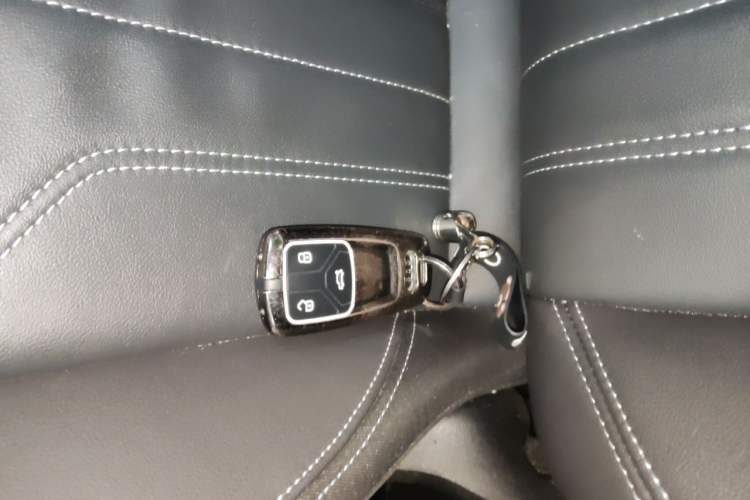Used Audi Q5L 2022 40T Fashionable and Dynamic Model Vehicle Key