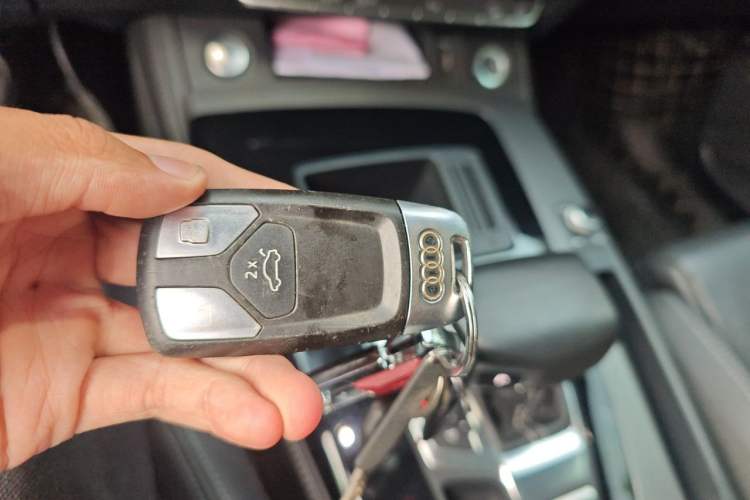 Used Audi Q5L 2022 40T Luxury Dynamic Model Vehicle Key