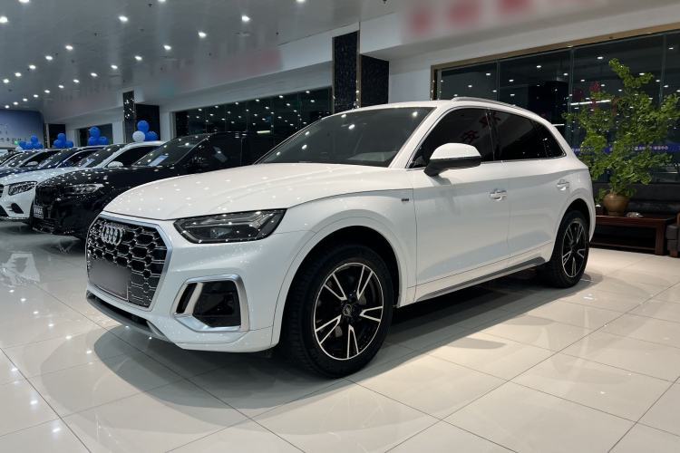 Used Audi Q5L 2022 40T Fashionable and Dynamic Model Guazi used car, China used car export, Used car for sale, Used cars, Cheapest cars for sale