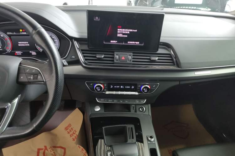 Used Audi Q5L 2022 Updated 40T Luxury Dynamic Edition Audio And AC Panel