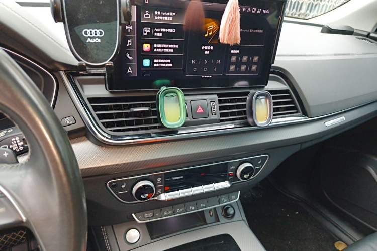Used Audi Q5L 2022 40T Luxury Dynamic Model Audio And AC Panel