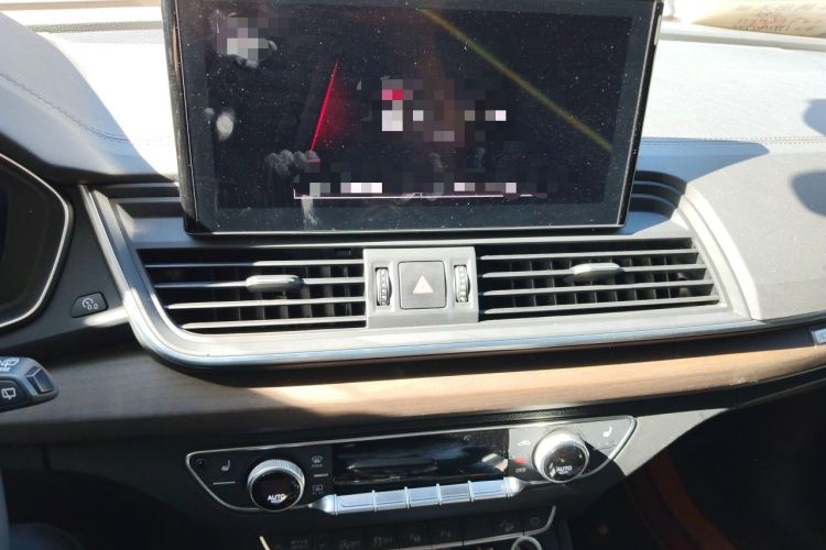 Used Audi Q5L 2022 40T Luxury Elegant Model Audio And AC Panel