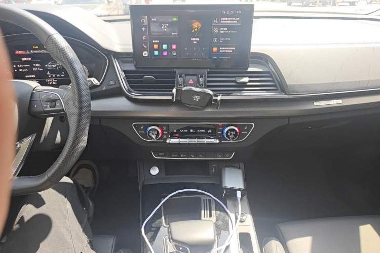 Used Audi Q5L 2022 Updated 45T Luxury Dynamic Version Audio And AC Panel