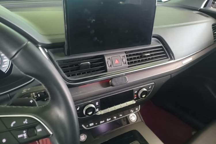 Used Audi Q5L 2022 Updated 40T Luxury Dynamic Edition Audio And AC Panel
