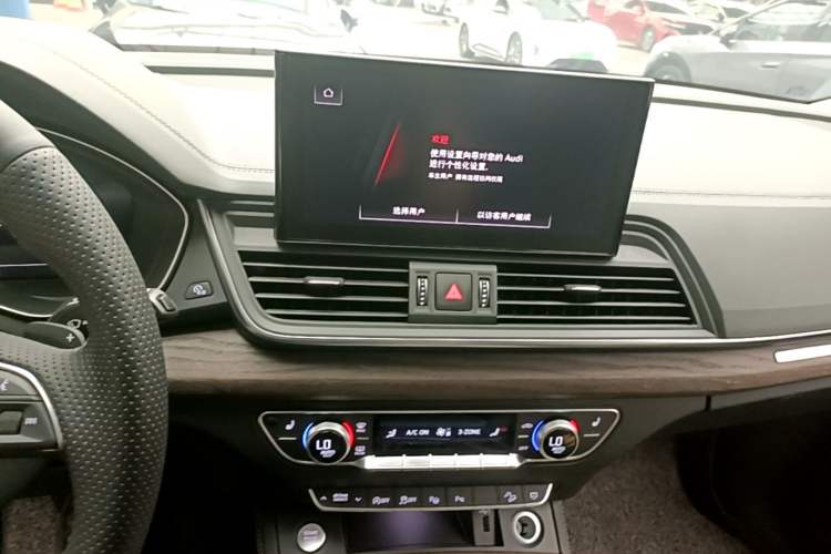 Used Audi Q5L 2022 40T Luxury Elegant Model Audio And AC Panel