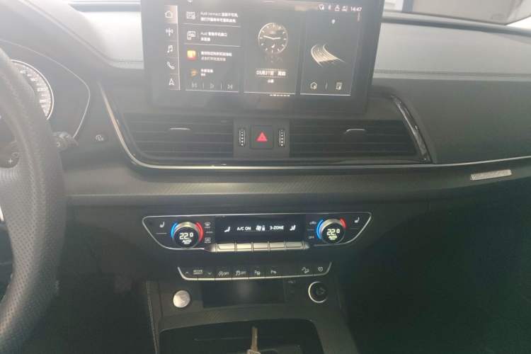 Used Audi Q5L 2022 Updated 45T Luxury Dynamic Version Audio And AC Panel