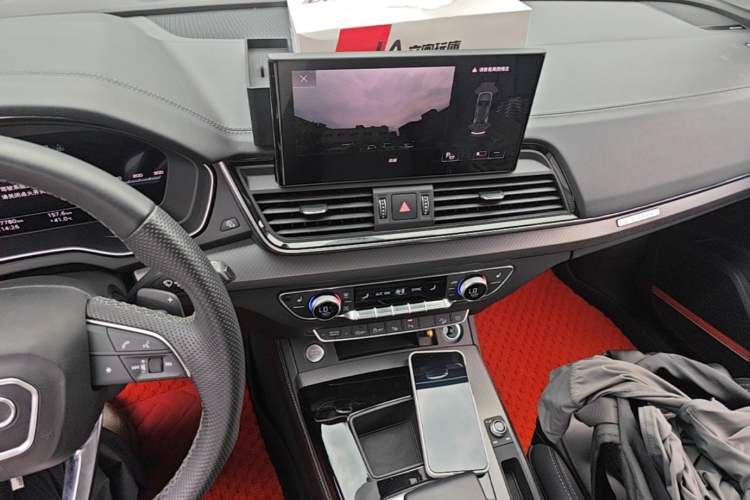 Used Audi Q5L 2022 Updated Version 45T Luxury Prestige Edition Audio And AC Panel