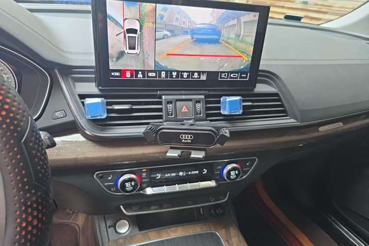 Used Audi Q5L 2022 40T Luxury Elegant Model Audio And AC Panel