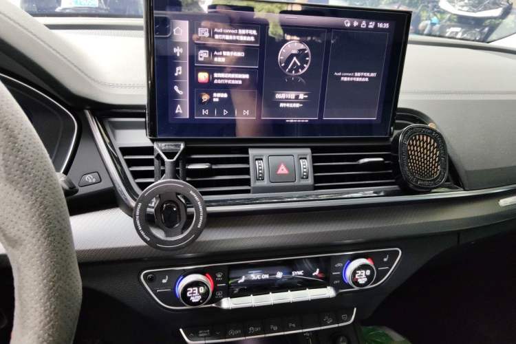 Used Audi Q5L 2022 45T Luxury Dynamic Model Audio And AC Panel